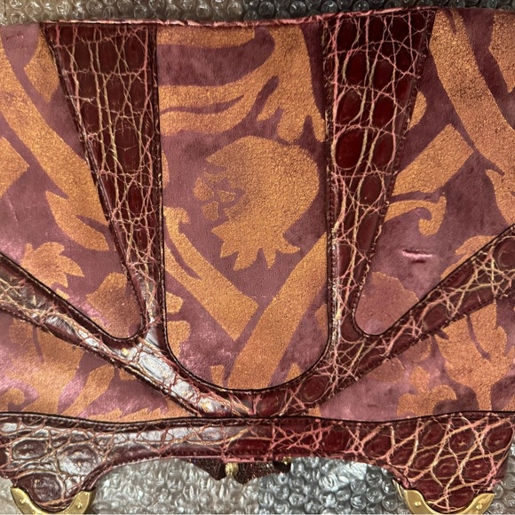 Limited edition Rare Gucci Crystal dragon bag
Tom Ford Gucci collection. - Picture 9 of 17